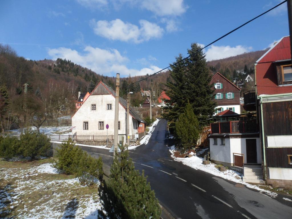 Pension Mikulka Mikulov v Krusnych Horach Exterior foto