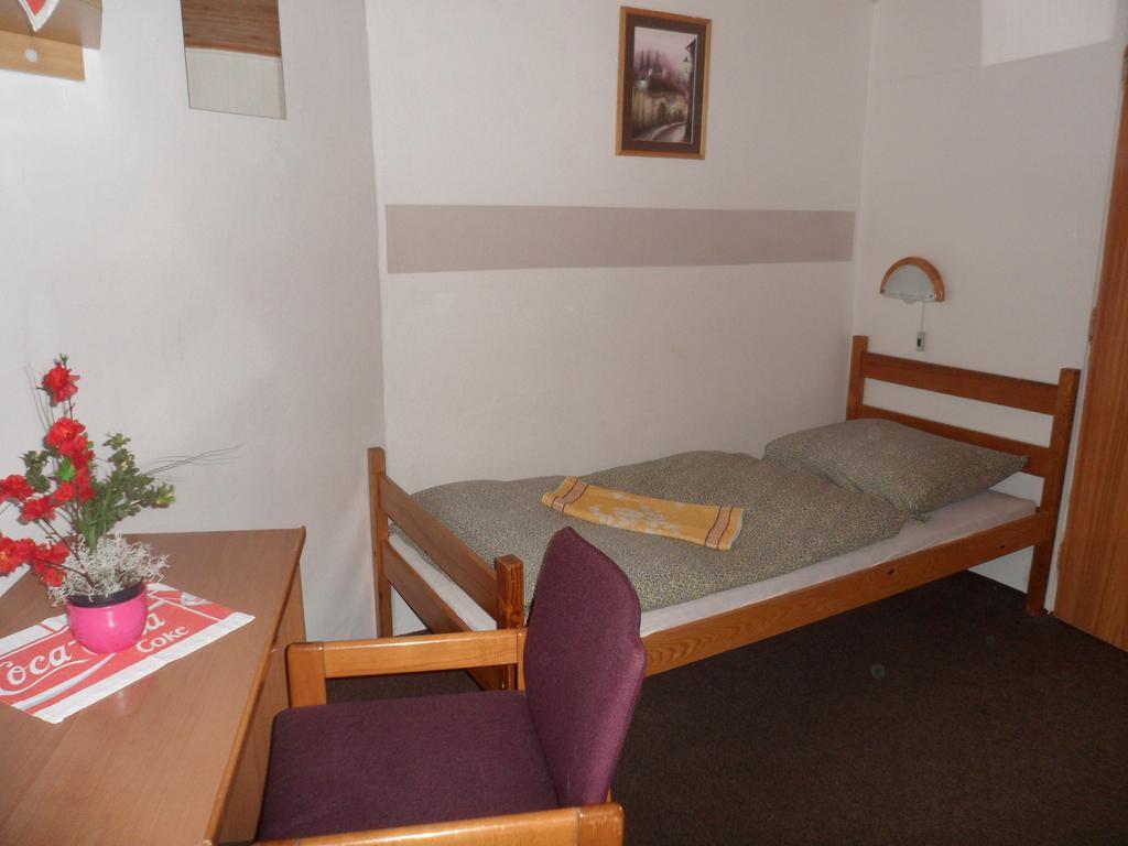Pension Mikulka Mikulov v Krusnych Horach Exterior foto