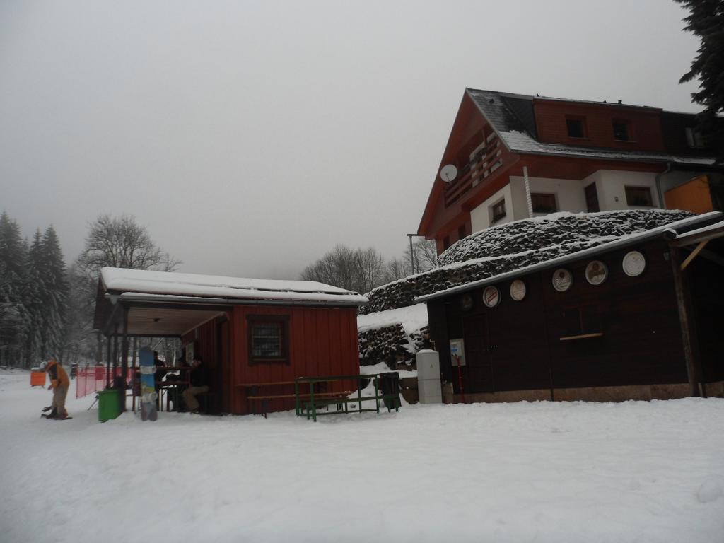 Pension Mikulka Mikulov v Krusnych Horach Exterior foto