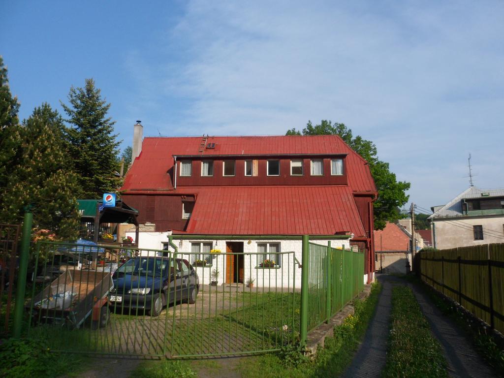 Pension Mikulka Mikulov v Krusnych Horach Exterior foto